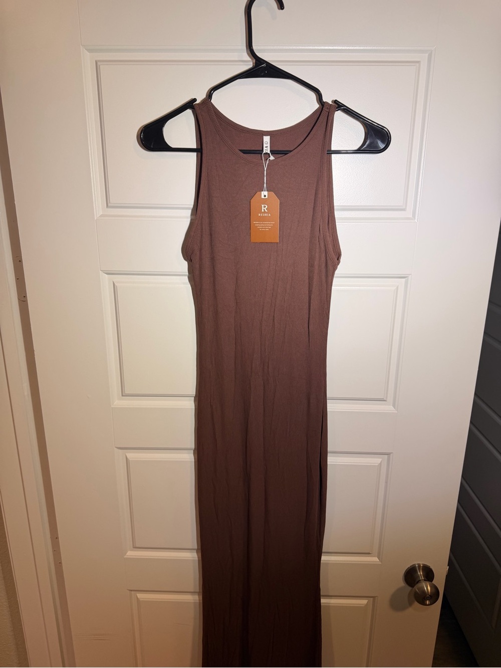 ReoRia Sleeveless Maxi Dress in Brown